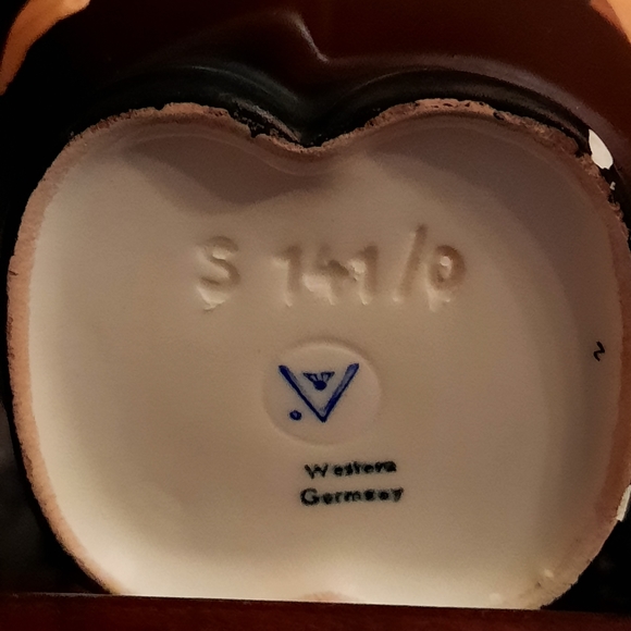 Friar tuck sugar creamer salt and pepper set - Picture 8 of 16